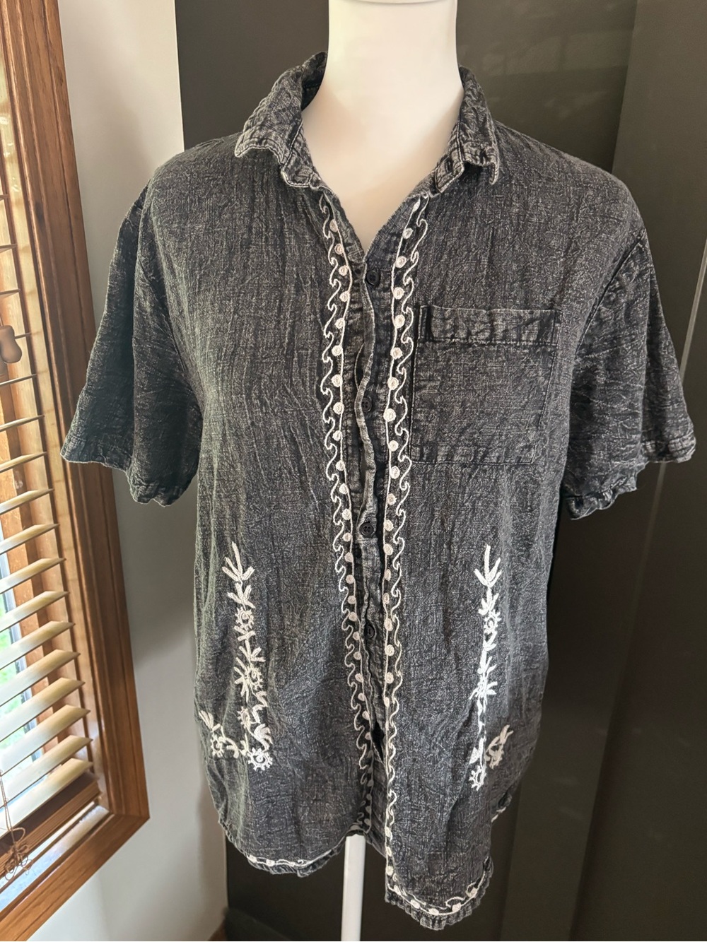 Earthbound Trading Co Embroidered Mineral Wash Boho Shirt M
